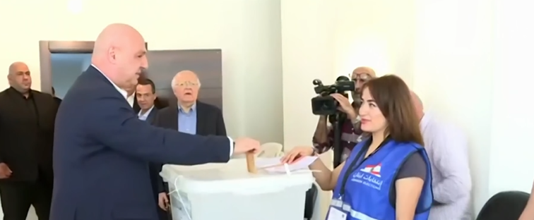 President Aoun casting his ballot